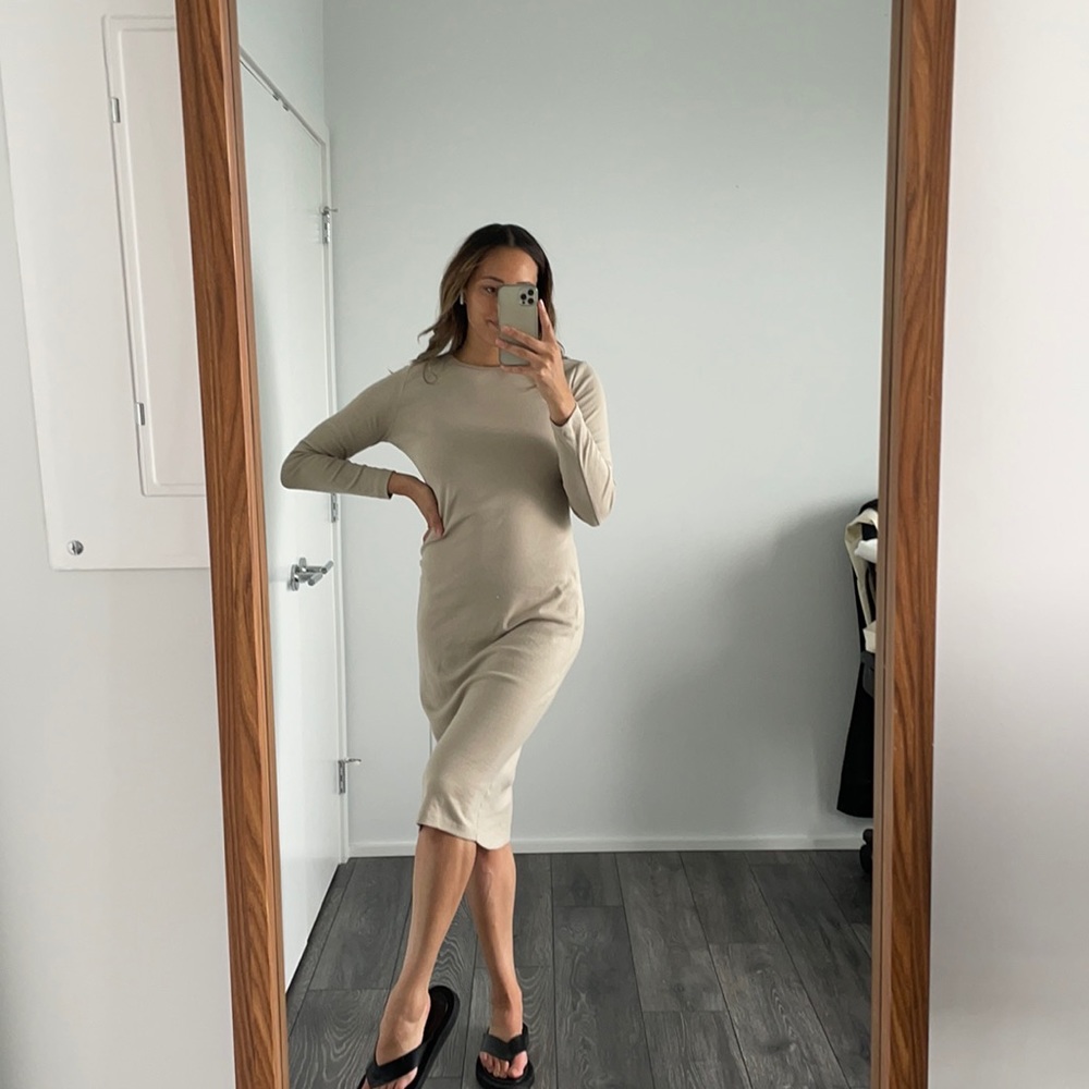 Kotn - cashmere colour dress